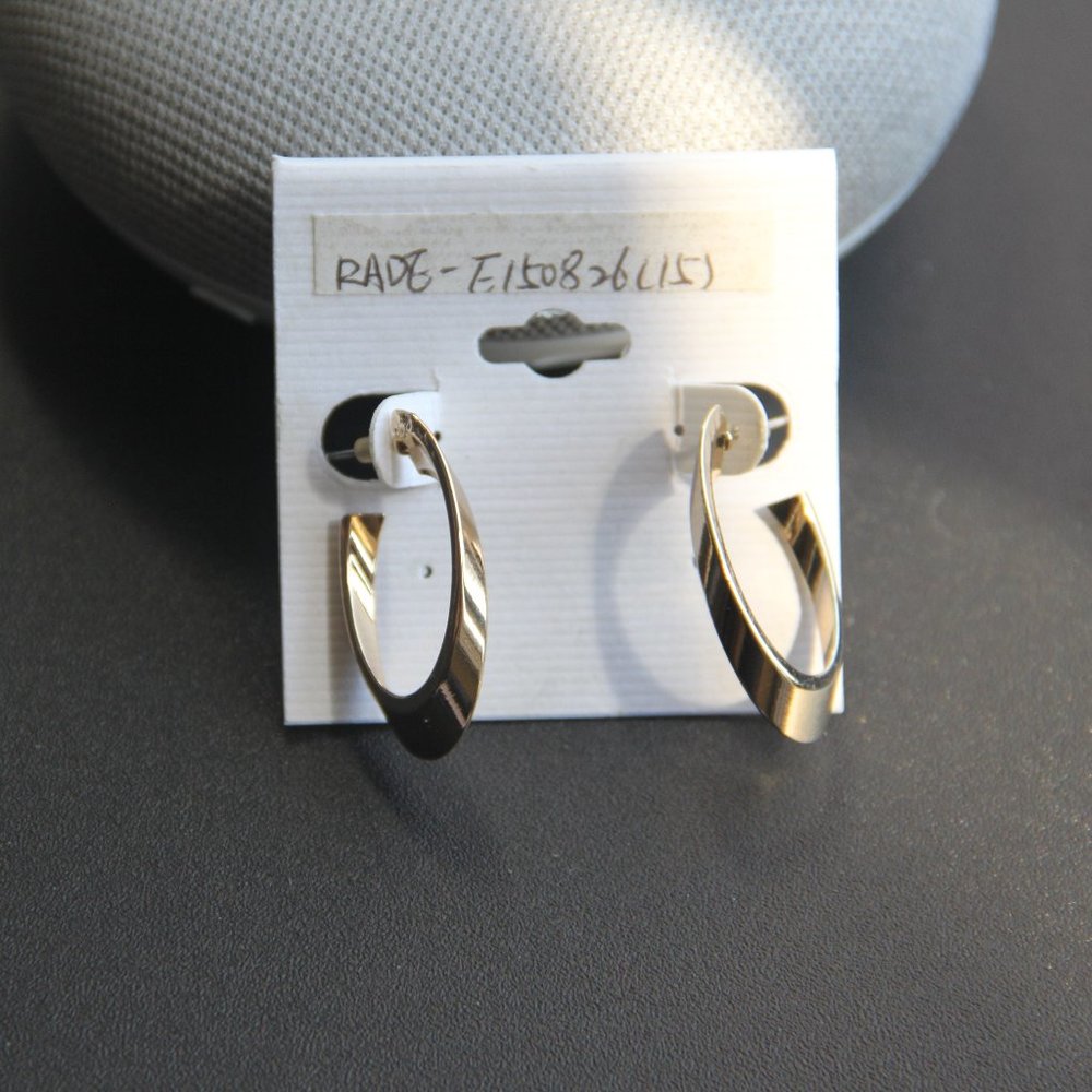Fashion atmosphere earrings